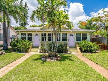 213-215 S Ocean Breeze