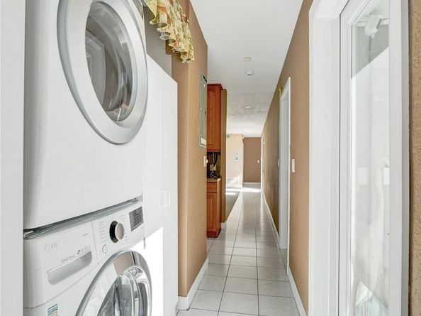 5562 SW 1st Ct, Plantation FL 33317