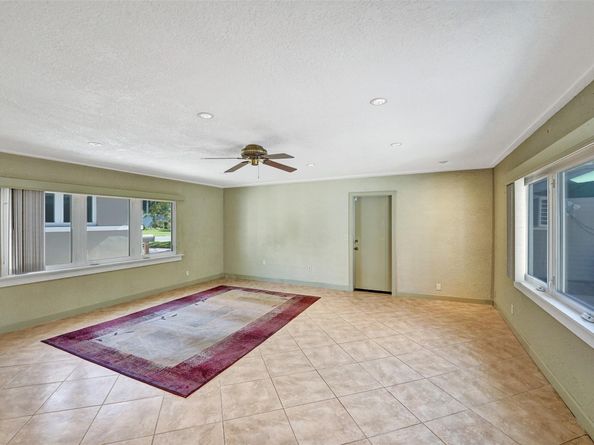 5562 SW 1st Ct, Plantation FL 33317