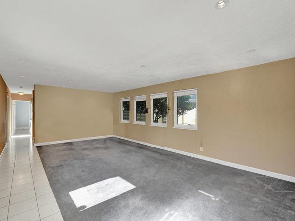5562 SW 1st Ct, Plantation FL 33317