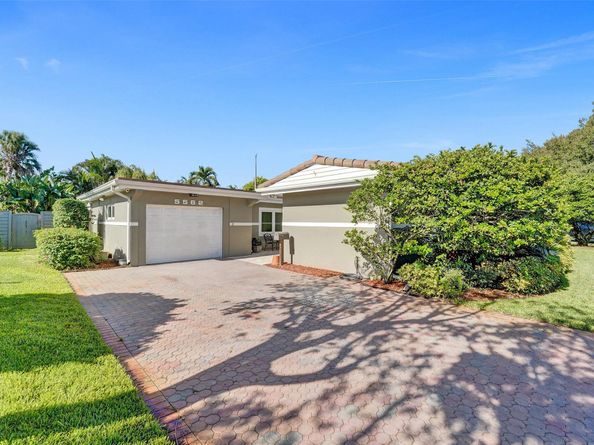 5562 SW 1st Ct, Plantation FL 33317