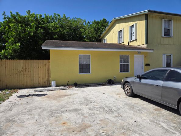 1633 W 28th Street A, Riviera Beach FL 33404