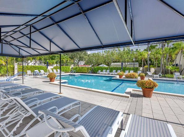 7582 Regency Lake Drive 601, Boca Raton FL 33433