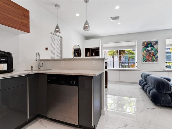 1460 Ocean Dr 506 (406), Miami Beach FL 33139