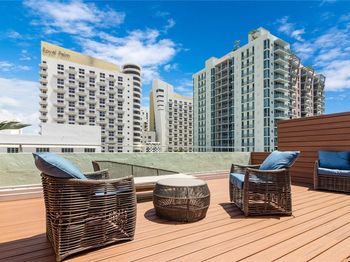 1460 Ocean Dr