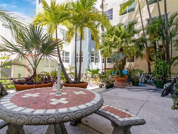 1460 Ocean Dr 506 (406), Miami Beach FL 33139
