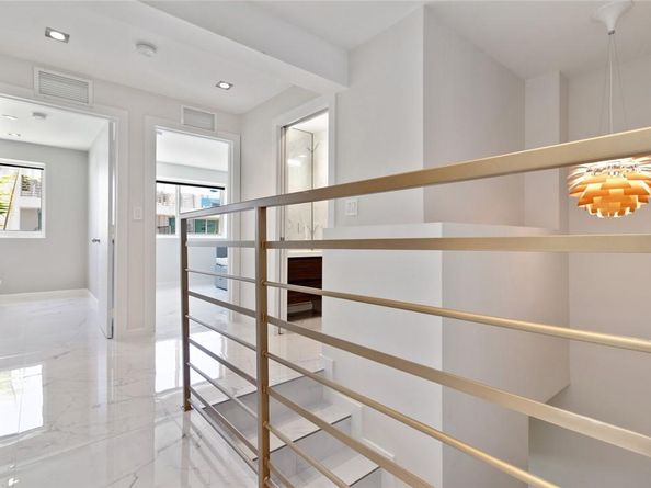 1460 Ocean Dr 506 (406), Miami Beach FL 33139