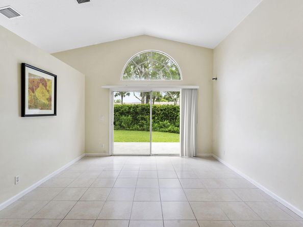 225 Preserve Court, Royal Palm Beach FL 33411