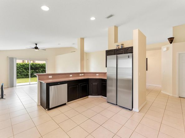 225 Preserve Court, Royal Palm Beach FL 33411