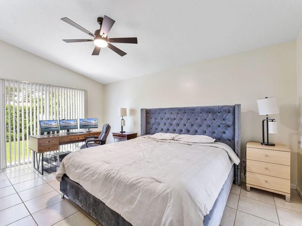 225 Preserve Court, Royal Palm Beach FL 33411