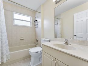 225 Preserve Court, Royal Palm Beach FL 33411