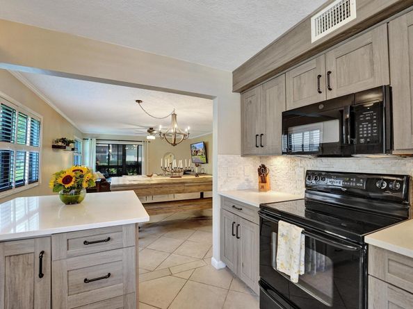 2131 SW 92nd Ter 1601, Davie FL 33324