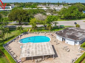 4004 Cambridge A 4004, Deerfield Beach FL 33442