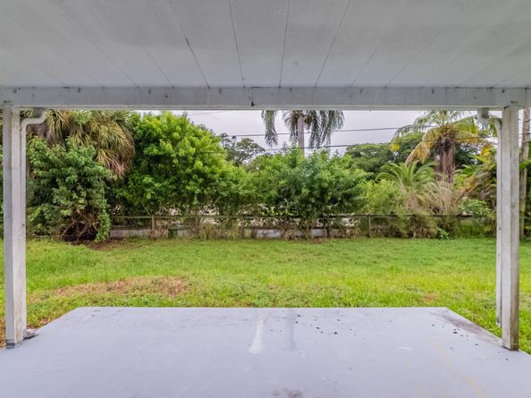 2461 SW 43rd Ter, Fort Lauderdale FL 33317