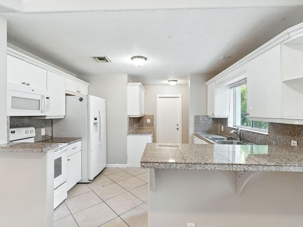 2461 SW 43rd Ter, Fort Lauderdale FL 33317