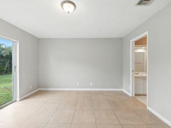 2461 SW 43rd Ter, Fort Lauderdale FL 33317