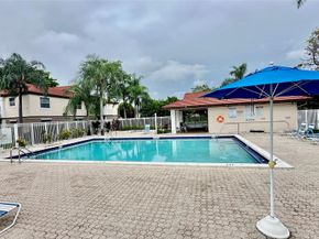 1200 SW 113th Ter 204, Pembroke Pines FL 33025