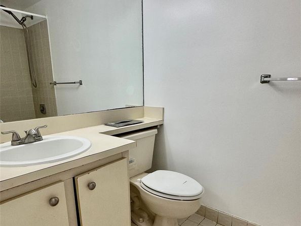 1200 SW 113th Ter 204, Pembroke Pines FL 33025