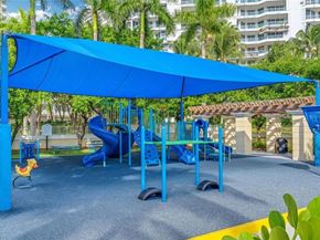 21050 Point Pl 2202, Aventura FL 33180