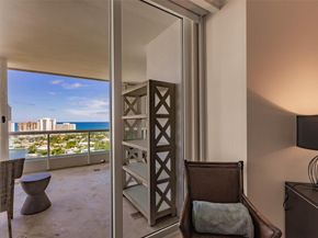 21050 Point Pl 2202, Aventura FL 33180