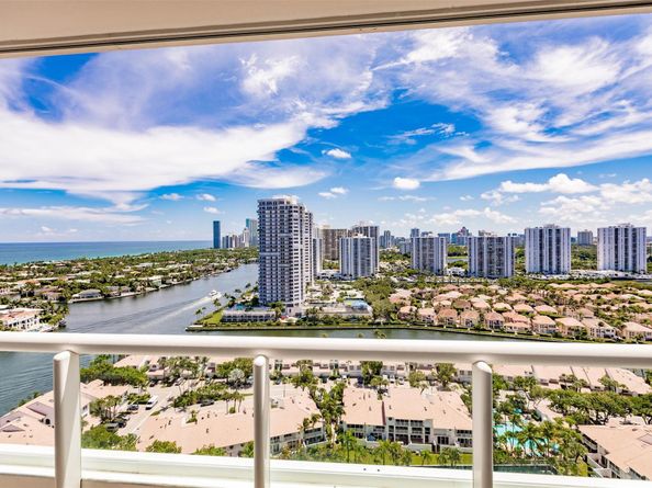 21050 Point Pl 2202, Aventura FL 33180