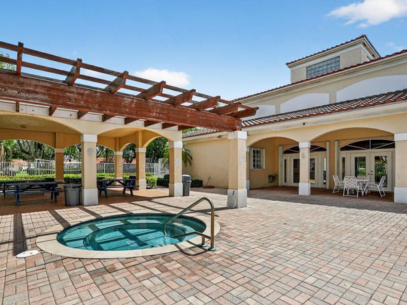 4982 Pelican St, Coconut Creek FL 33073