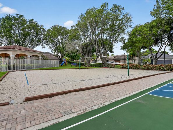 4982 Pelican St, Coconut Creek FL 33073