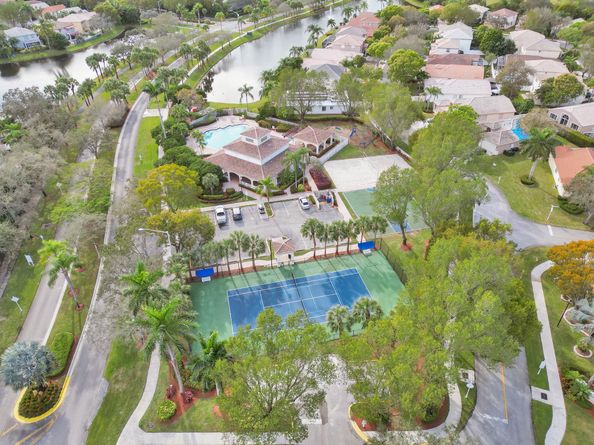 4982 Pelican St, Coconut Creek FL 33073