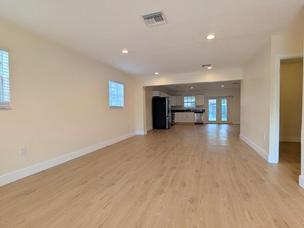 541 N 68th Way, Hollywood FL 33024