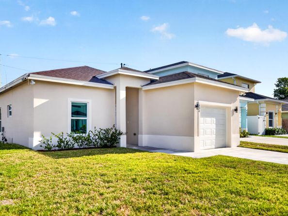 402 NW 12th Avenue, Boynton Beach FL 33435
