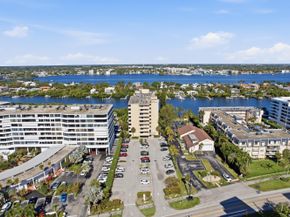 3581 S Ocean Boulevard Apt 4e, South Palm Beach FL 33480