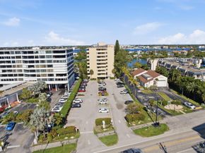 3581 S Ocean Boulevard Apt 4e, South Palm Beach FL 33480