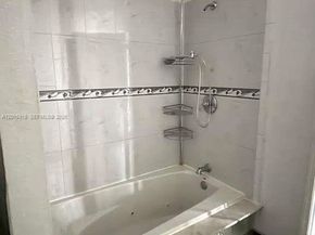 8195 NW 8th Manor 3, Plantation FL 33324