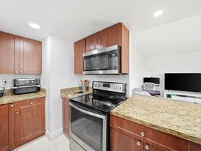 1221 SW 122nd Avenue 401, Miami FL 33184