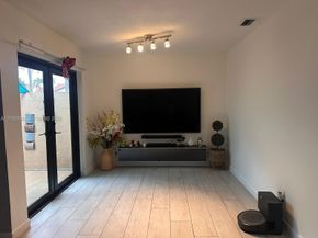 6633 NW 178th Terrace, Hialeah FL 33015