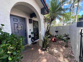 6633 NW 178th Terrace, Hialeah FL 33015