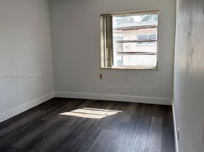 1120 NE 10th Street 5, Hallandale Beach FL 33009