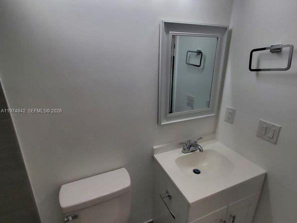 Undisclosed Address #A11974842, North Lauderdale FL 33068