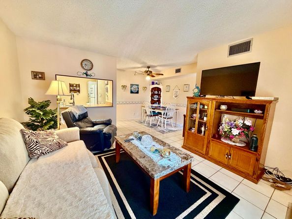 10059 Winding Lake Road 103, Sunrise FL 33351
