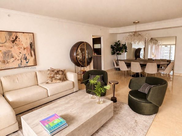 848 Brickell Key Drive 905, Miami FL 33131