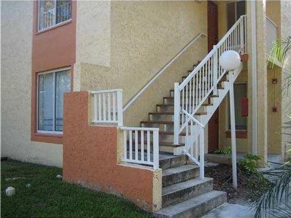 902 Coral Club Drive 902, Coral Springs FL 33071