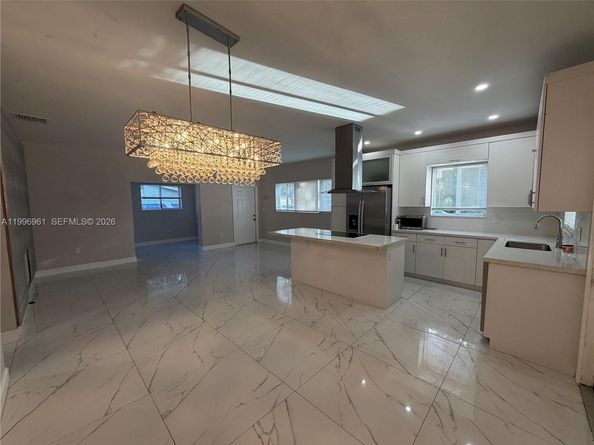 2241 N 62nd Avenue, Hollywood FL 33024