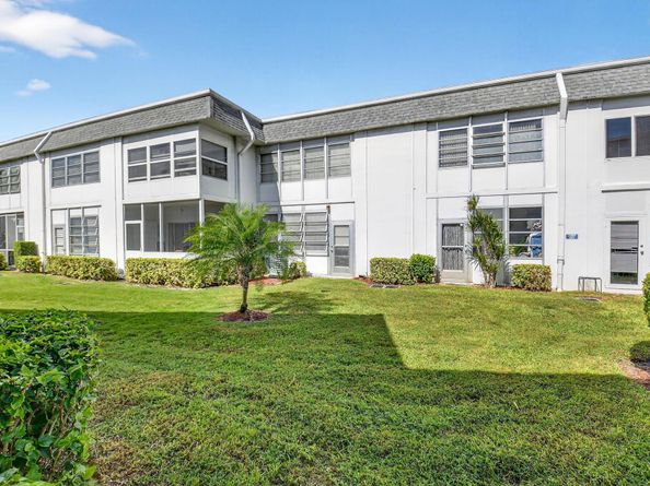 3160 Lake Osborne Dr 107, Lake Worth Beach FL 33461