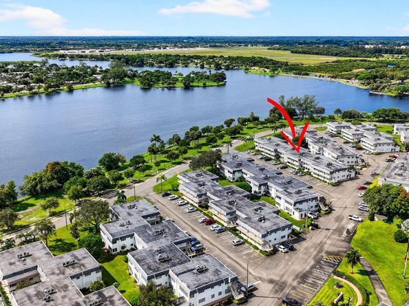 3160 Lake Osborne Dr 107, Lake Worth Beach FL 33461