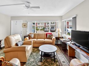 3160 Lake Osborne Dr 107, Lake Worth Beach FL 33461