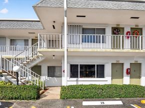 3160 Lake Osborne Dr 107, Lake Worth Beach FL 33461