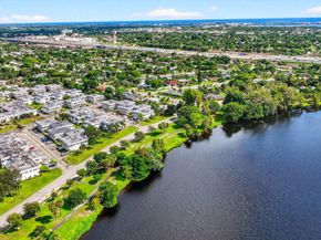 3160 Lake Osborne Dr 107, Lake Worth Beach FL 33461