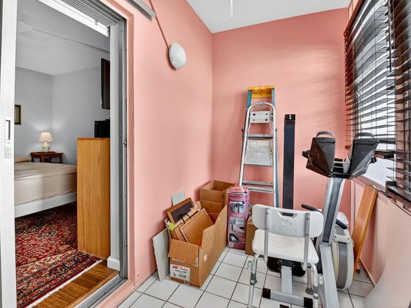 3160 Lake Osborne Dr 107, Lake Worth Beach FL 33461