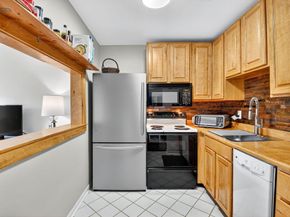 3160 Lake Osborne Dr 107, Lake Worth Beach FL 33461