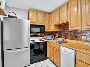 3160 Lake Osborne Dr 107, Lake Worth Beach FL 33461